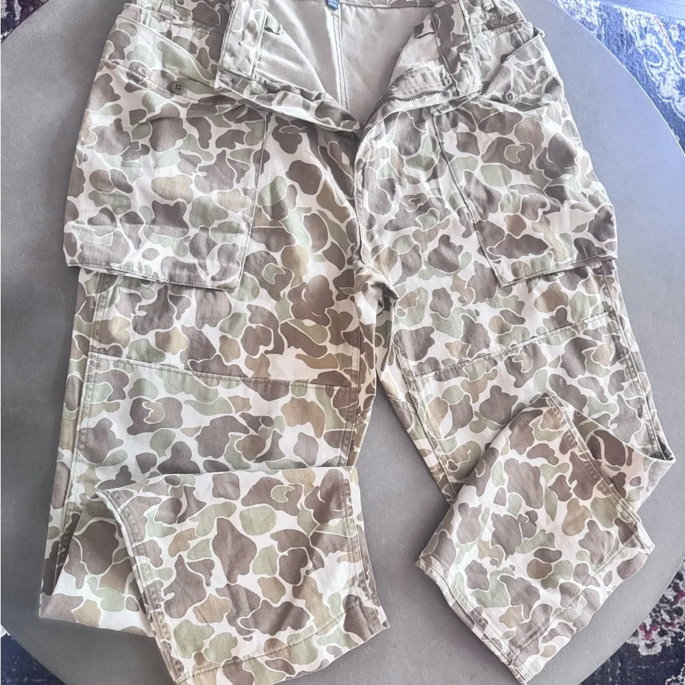 GAP Tan Camouflage Pants - Picture 3 of 6